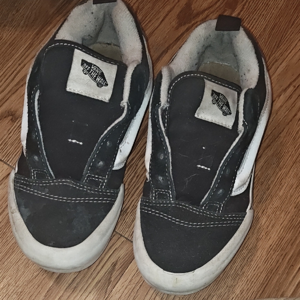 Vans Men's Classic Black and White Sneakers